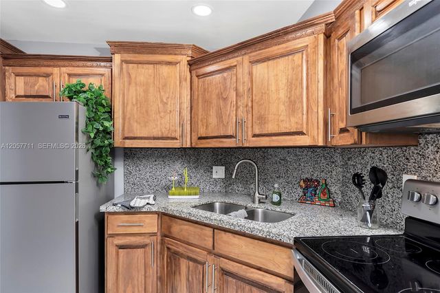 3300 Spanish Moss Terrace 106, Lauderhill, FL 33319