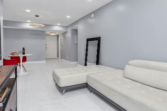 3300 Spanish Moss Terrace 106, Lauderhill, FL 33319