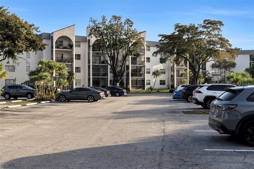 3300 Spanish Moss Terrace 106, Lauderhill, FL 33319