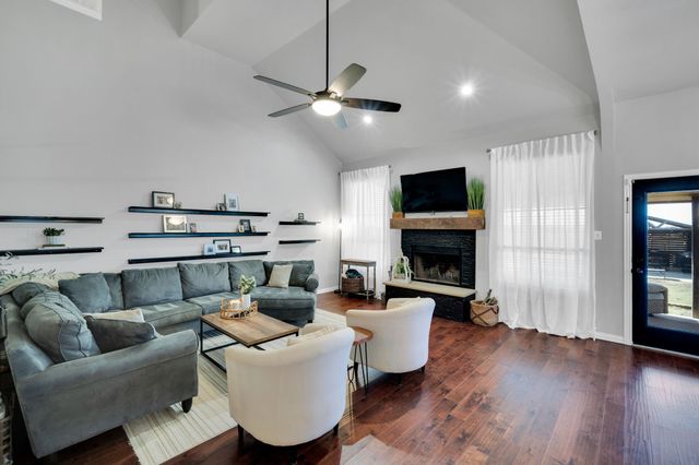 1121 Meghann Lane, Waxahachie, TX 75167