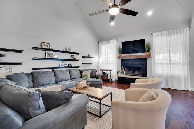 1121 Meghann Lane, Waxahachie, TX 75167