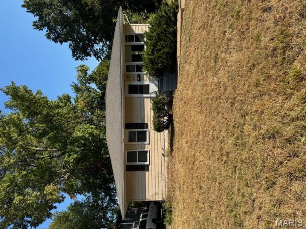 705 Robert Avenue, St Louis, MO 63135