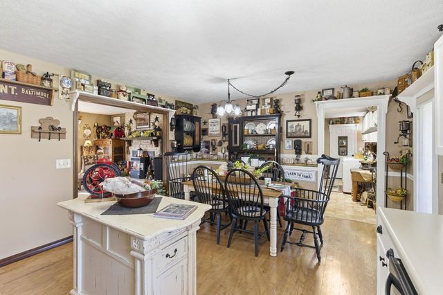 252 Groton Street, Hollister, MO 65672