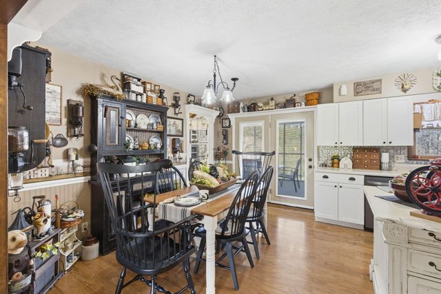 252 Groton Street, Hollister, MO 65672