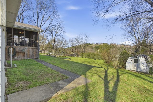 252 Groton Street, Hollister, MO 65672