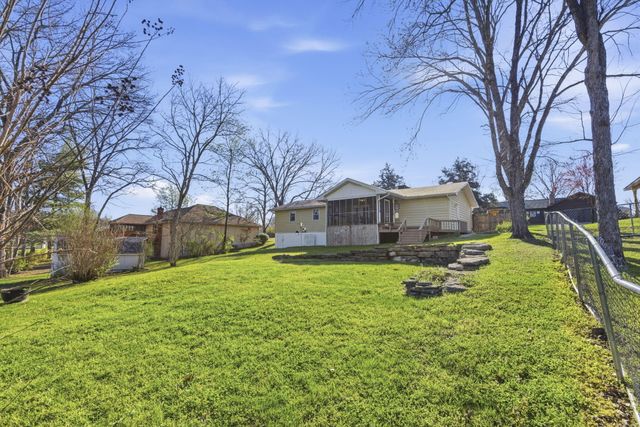 252 Groton Street, Hollister, MO 65672