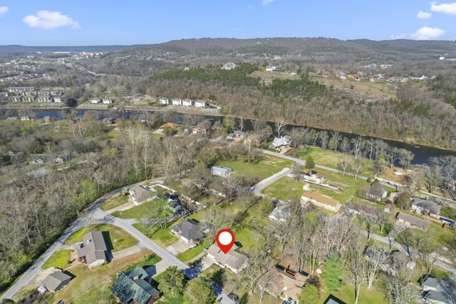 252 Groton Street, Hollister, MO 65672