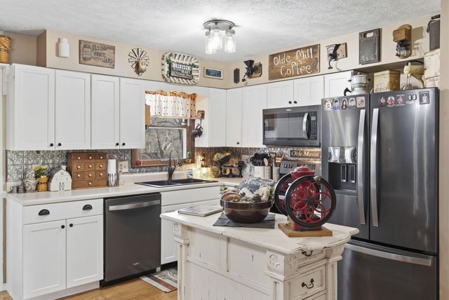 252 Groton Street, Hollister, MO 65672