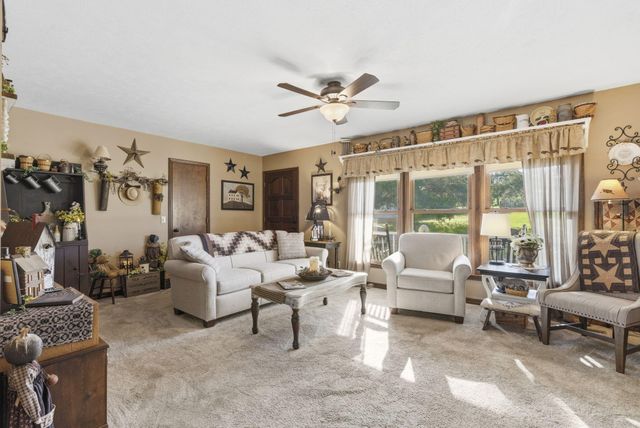 252 Groton Street, Hollister, MO 65672