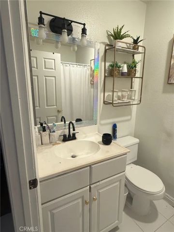 450 E 4th 103, Santa Ana, CA 92701