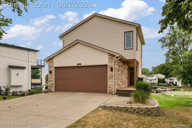 1025 Otter Avenue, Waterford Charter Township, MI 48328