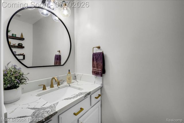 1025 Otter Avenue, Waterford Charter Township, MI 48328