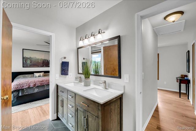 1025 Otter Avenue, Waterford Charter Township, MI 48328