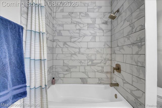 1025 Otter Avenue, Waterford Charter Township, MI 48328