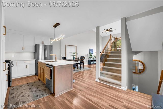 1025 Otter Avenue, Waterford Charter Township, MI 48328