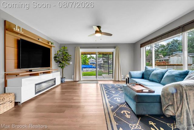 1025 Otter Avenue, Waterford Charter Township, MI 48328