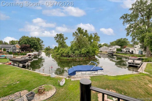 1025 Otter Avenue, Waterford Charter Township, MI 48328