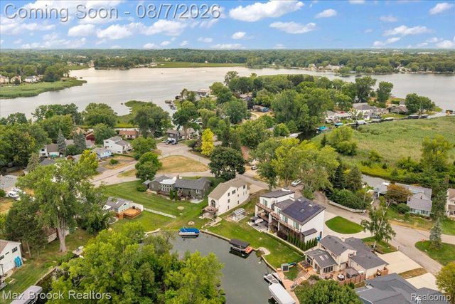 1025 Otter Avenue, Waterford Charter Township, MI 48328