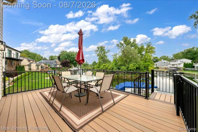 1025 Otter Avenue, Waterford Charter Township, MI 48328