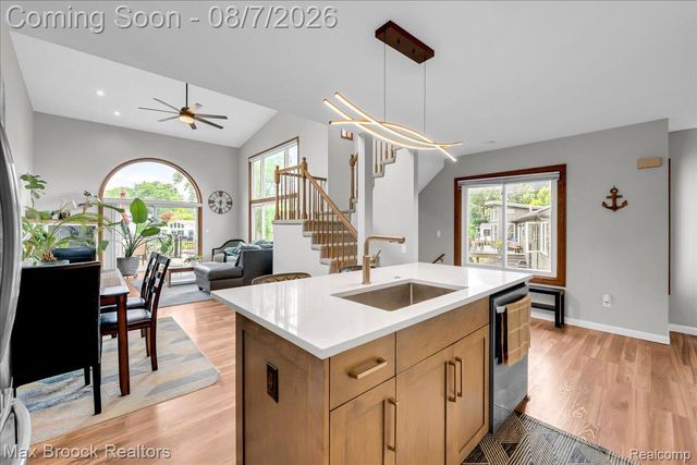 1025 Otter Avenue, Waterford Charter Township, MI 48328