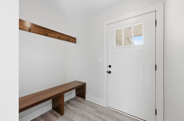 604 Briarbrook Ln, Park City, KS 67147