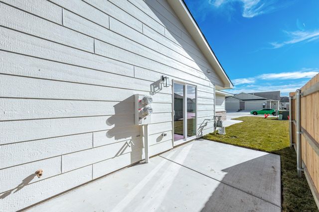 604 Briarbrook Ln, Park City, KS 67147