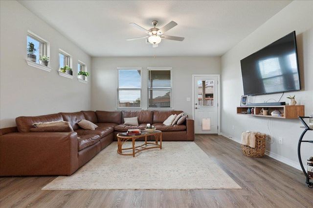 117 Papaya DR, Buda, TX 78610