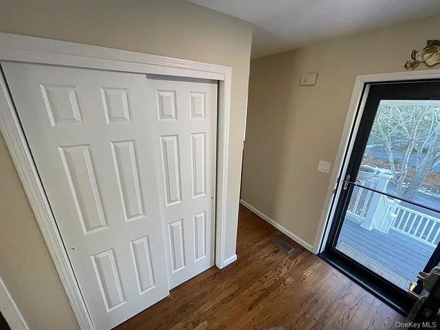 1 Sea Court Lane, Port Jefferson, NY 11777