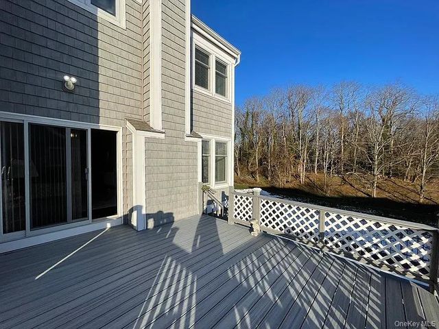 1 Sea Court Lane, Port Jefferson, NY 11777