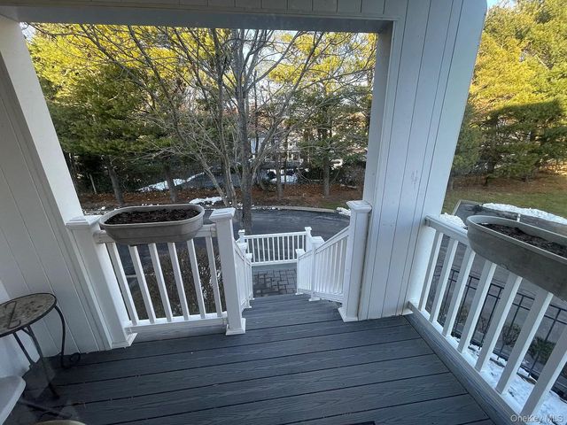 1 Sea Court Lane, Port Jefferson, NY 11777