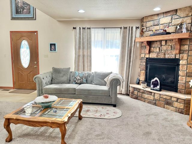 380 S Hartford Avenue, Bolivar, MO 65613