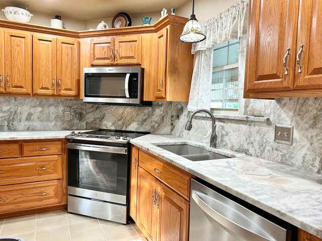 380 S Hartford Avenue, Bolivar, MO 65613