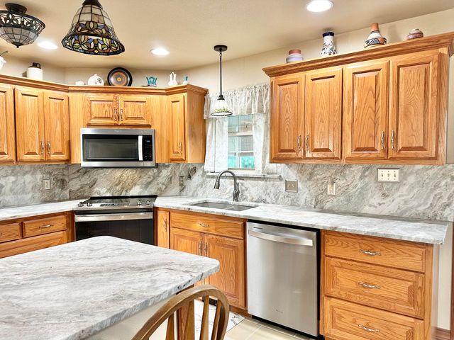 380 S Hartford Avenue, Bolivar, MO 65613