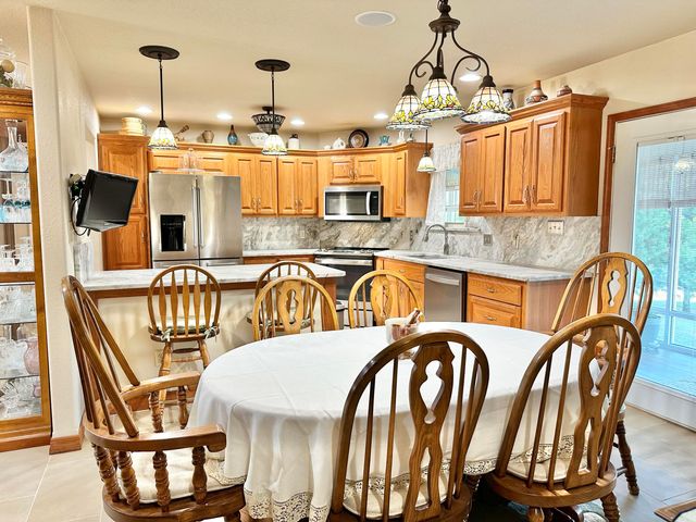 380 S Hartford Avenue, Bolivar, MO 65613