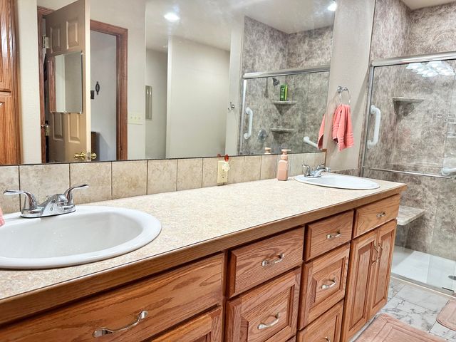 380 S Hartford Avenue, Bolivar, MO 65613