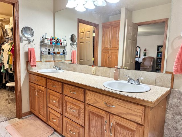 380 S Hartford Avenue, Bolivar, MO 65613