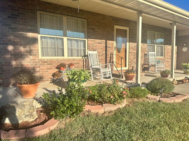 380 S Hartford Avenue, Bolivar, MO 65613