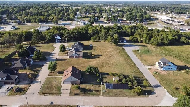 380 S Hartford Avenue, Bolivar, MO 65613