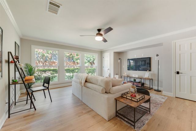 6902 Deloache Avenue, Dallas, TX 75225