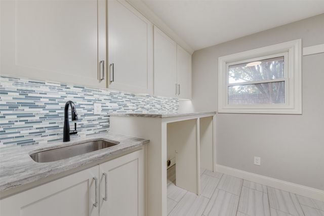 6902 Deloache Avenue, Dallas, TX 75225