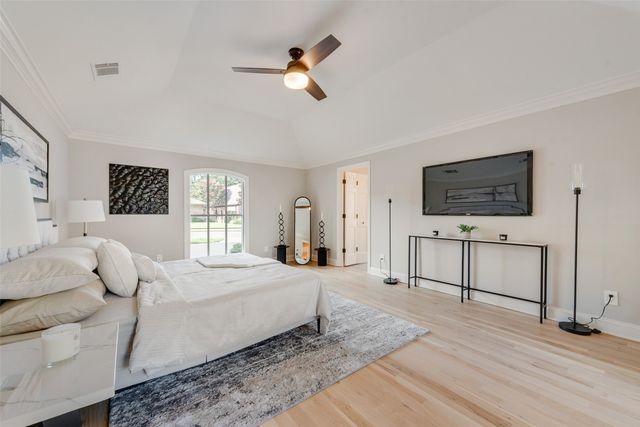 6902 Deloache Avenue, Dallas, TX 75225