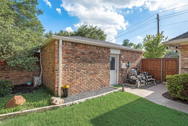 6902 Deloache Avenue, Dallas, TX 75225