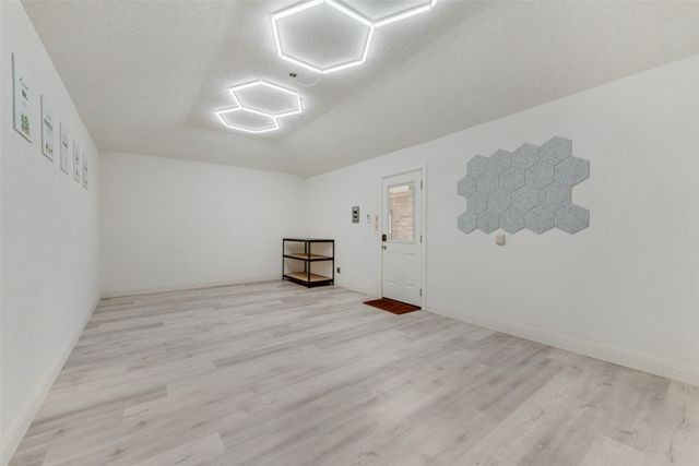 6902 Deloache Avenue, Dallas, TX 75225