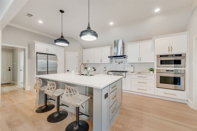 6902 Deloache Avenue, Dallas, TX 75225