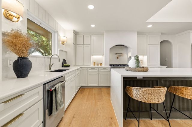 6812 Sedgwick Drive, Dallas, TX 75231