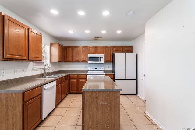 438 Leopard Claw, San Antonio, TX 78251