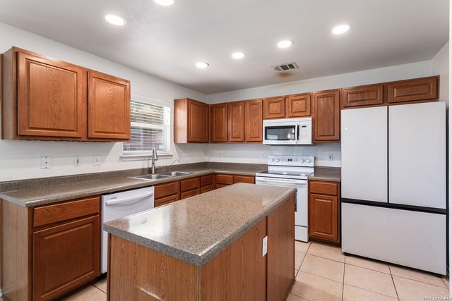 438 Leopard Claw, San Antonio, TX 78251