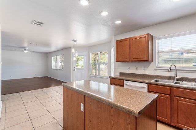 438 Leopard Claw, San Antonio, TX 78251