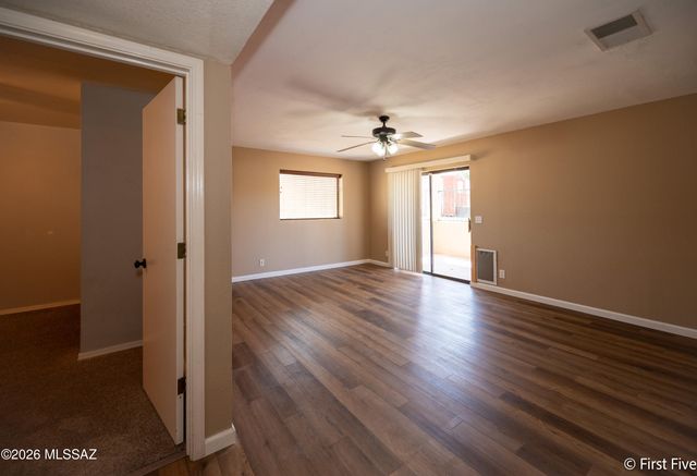 8984 N Eaglestone Loop, Tucson, AZ 85742