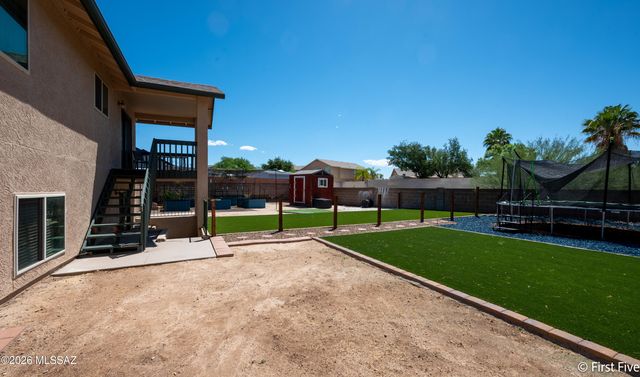 8984 N Eaglestone Loop, Tucson, AZ 85742